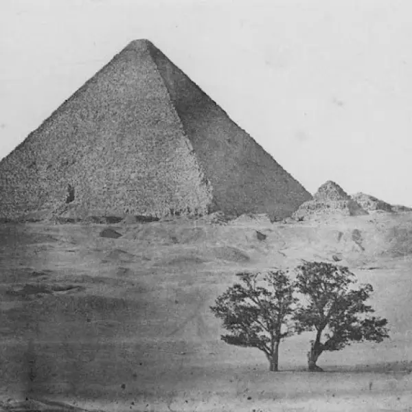 Primeras fotografías de la Gran Pirámide